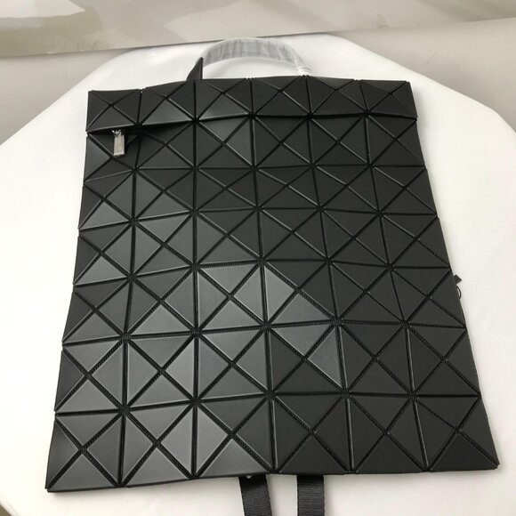 NWT BAO BAO ISSEY MIYAKE FLAT PACK Backpacks Black - Picture 7 of 12